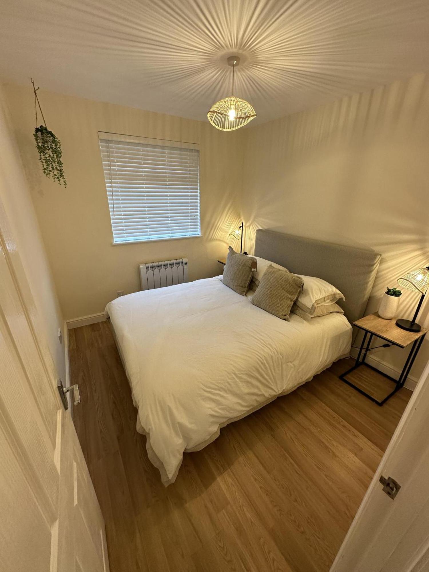 Charming 2-Bed Apartment In Danbury Essex チェルムスフォード エクステリア 写真